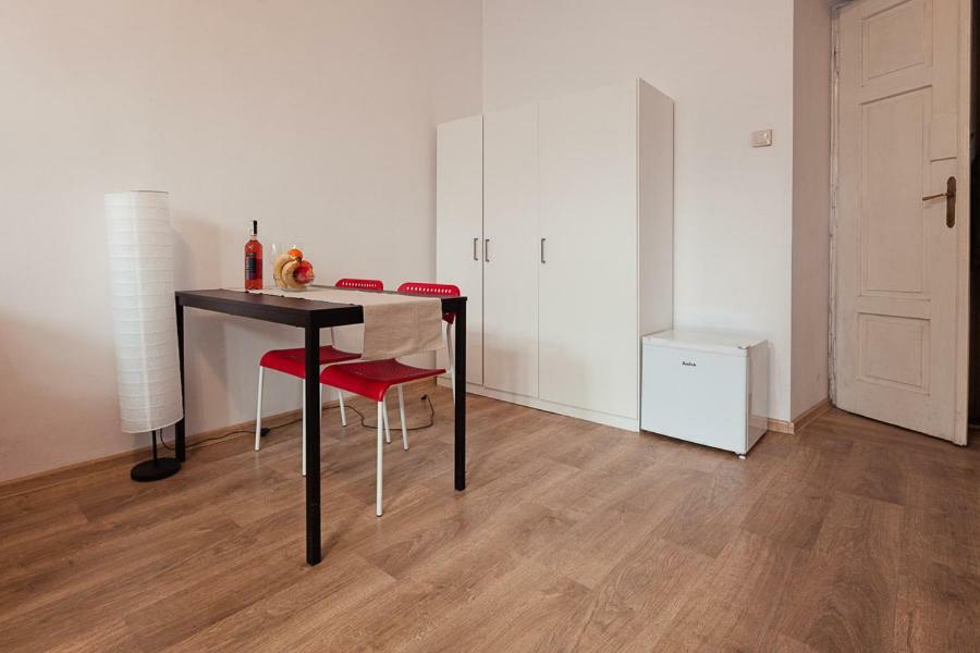 Umbrella Guest Rooms Краків Екстер'єр фото